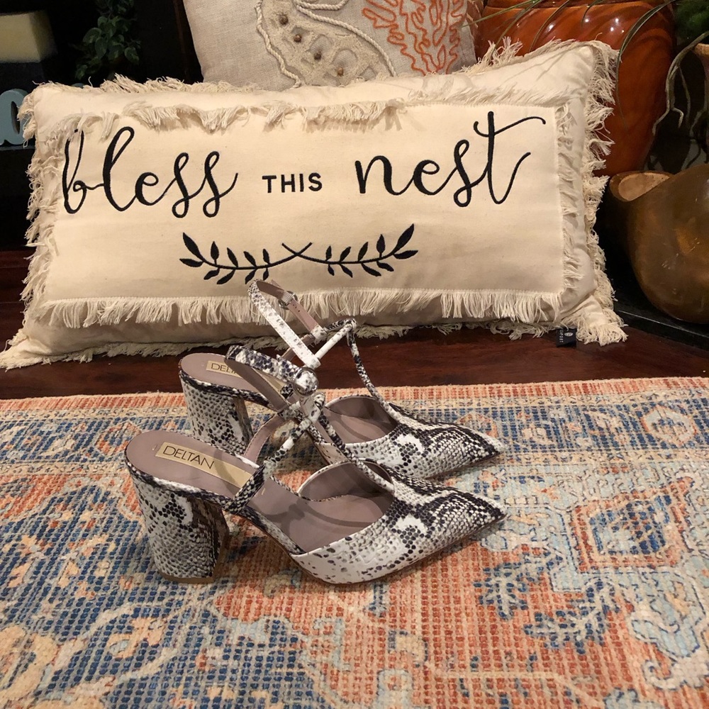 Deltan Shoes